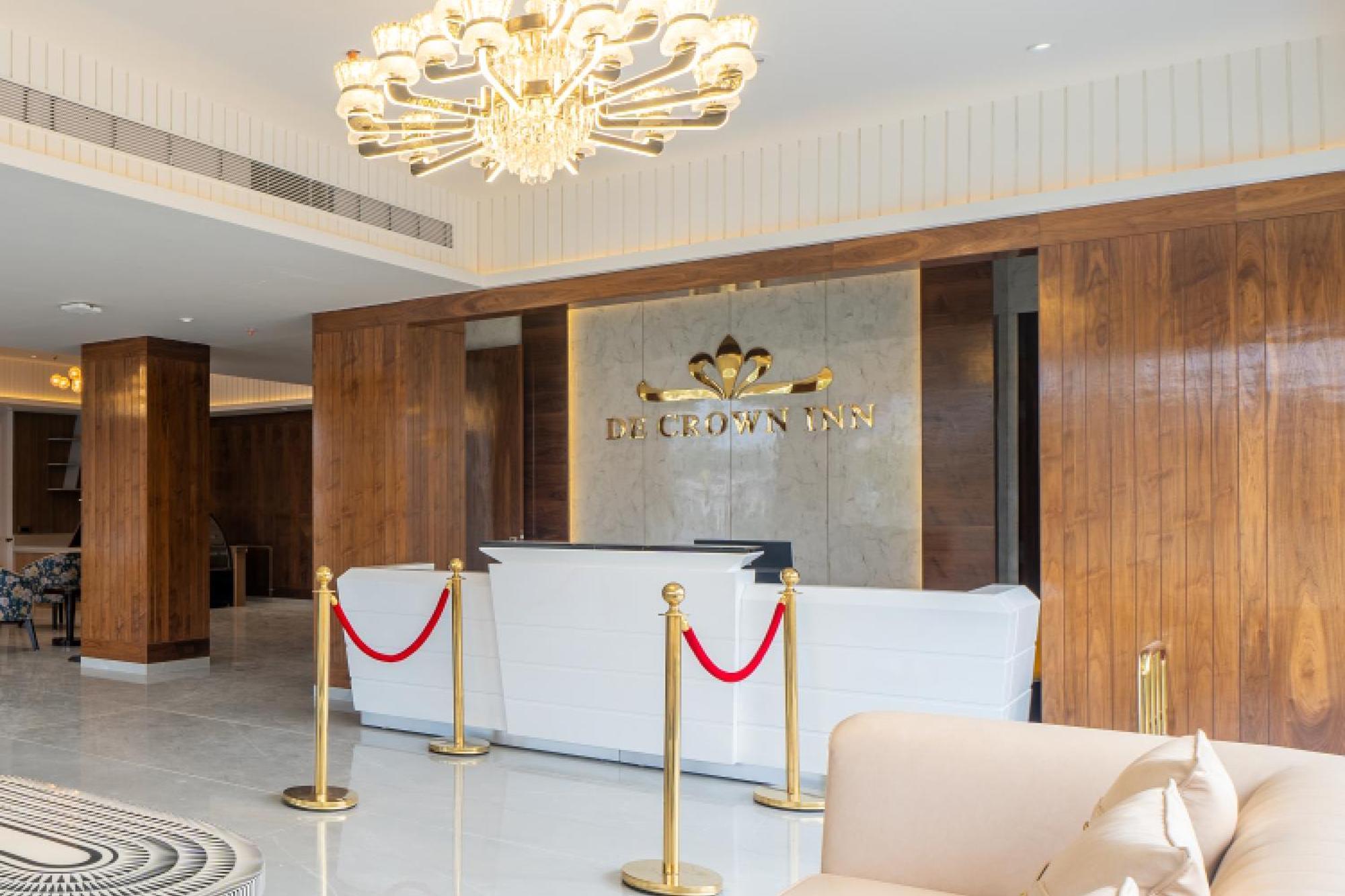 De Crown Inn Jogikuti Εξωτερικό φωτογραφία